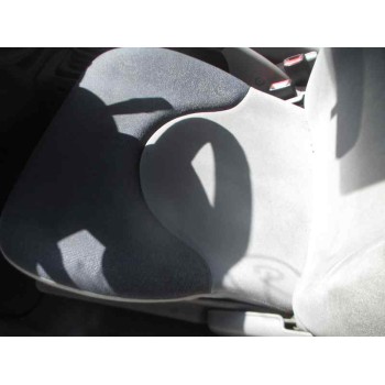 nissan micra (k11) del año 2001