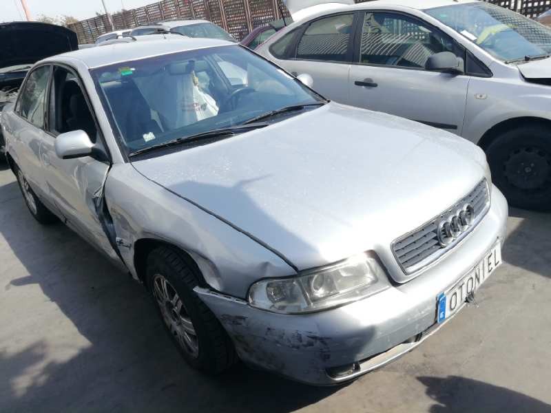 AUDI A4 BERLINA (B5)