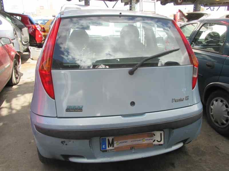 FIAT PUNTO BERLINA (188)