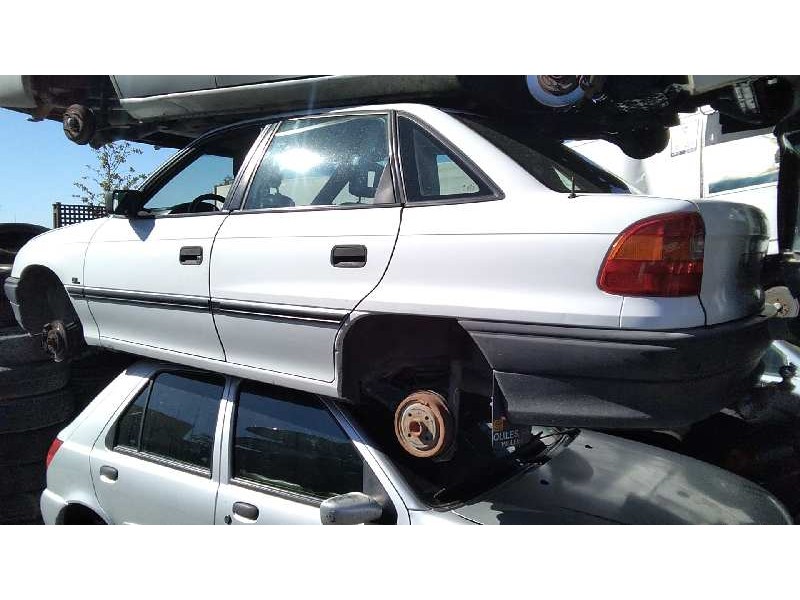 opel astra f berlina del año 1994