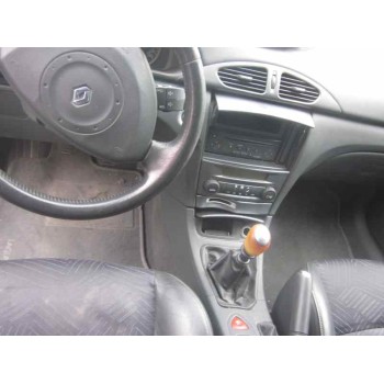 renault laguna ii (bg0) del año 2005