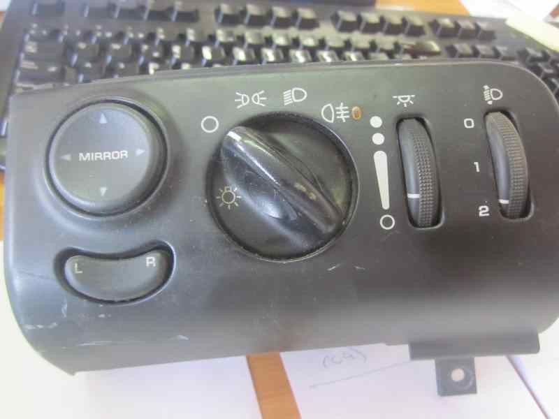 Recambio de mando luces para chrysler voyager (gs) 2.5 turbodiesel referencia OEM IAM  SALPICADERO 