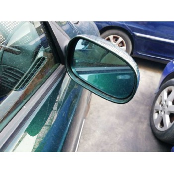 lancia lybra berlina del año 2000