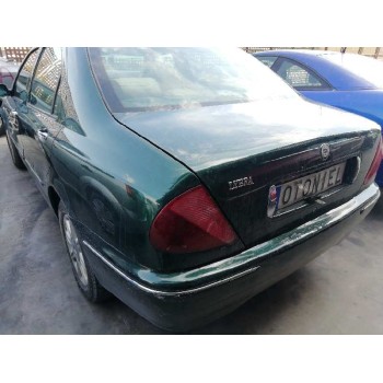 lancia lybra berlina del año 2000