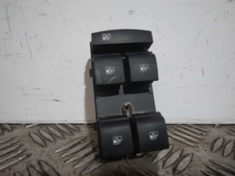 Recambio de mando elevalunas delantero izquierdo para opel mokka selective referencia OEM IAM 13305011  4 TECLAS