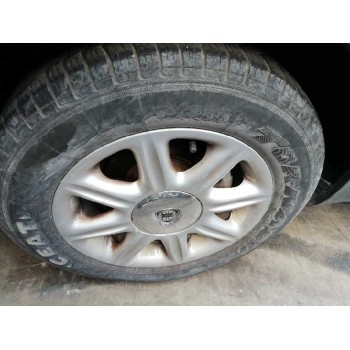 lancia lybra berlina del año 2000