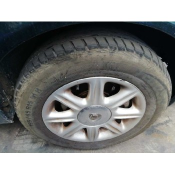 lancia lybra berlina del año 2000