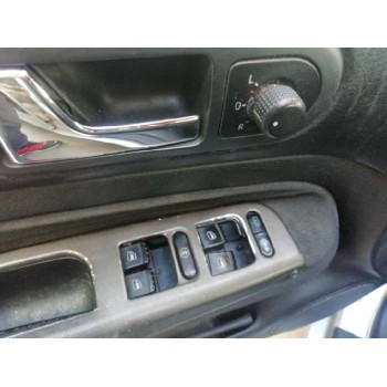 volkswagen bora berlina (1j2) del año 2000