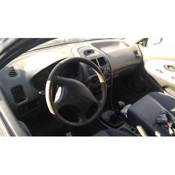 mitsubishi carisma berina 5 (da0) del año 1999