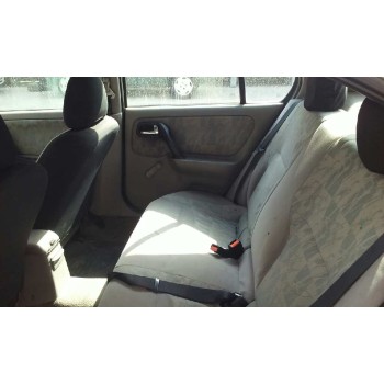 nissan primera berlina (p11) del año 2000