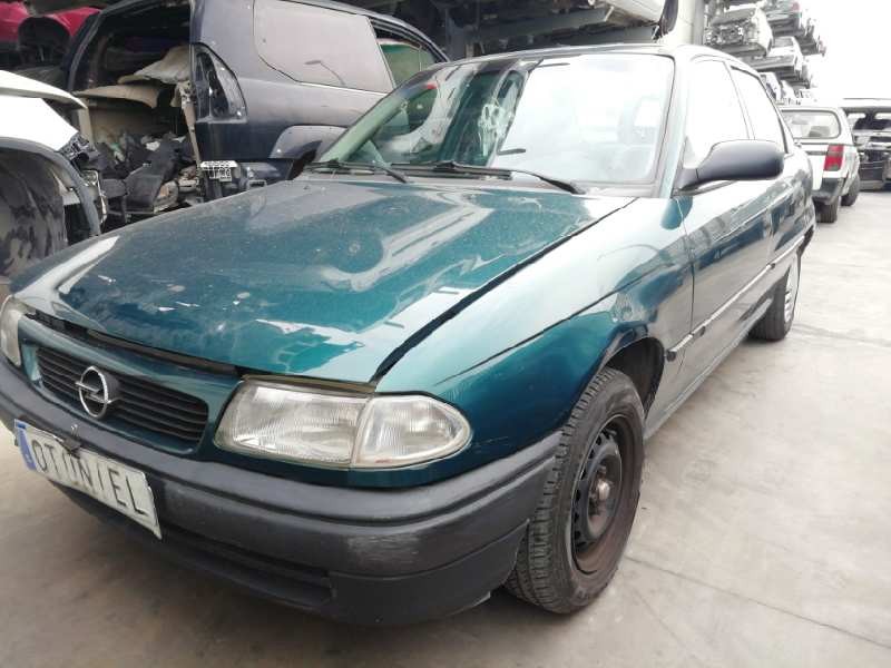 opel astra f berlina del año 1997