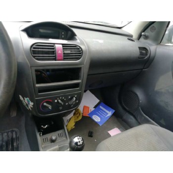 opel corsa c del año 2002