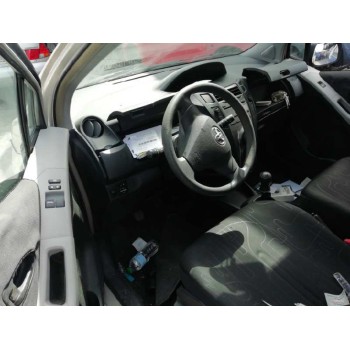 toyota yaris del año 2009