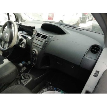 toyota yaris del año 2009