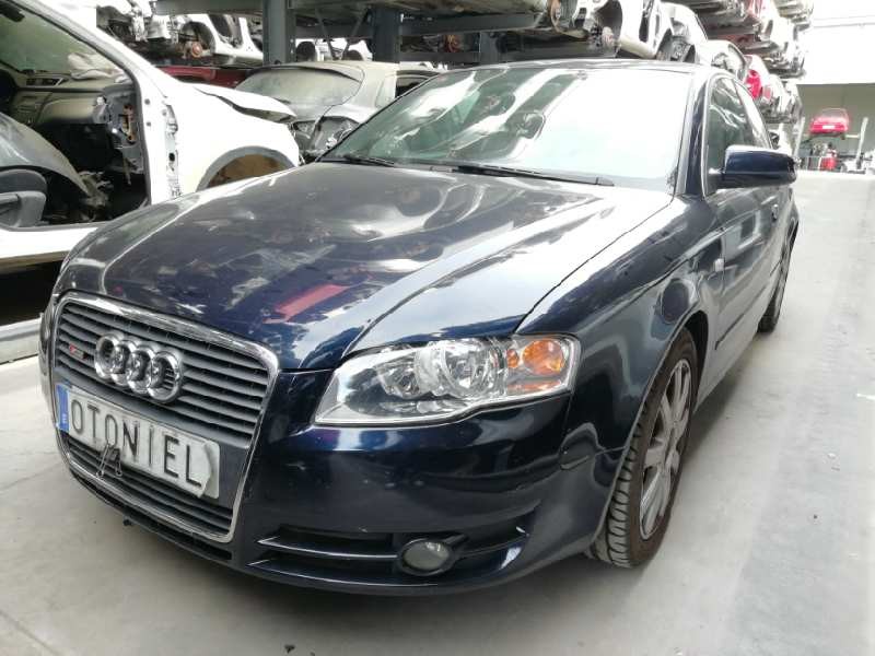 AUDI A4 BERLINA (8E)