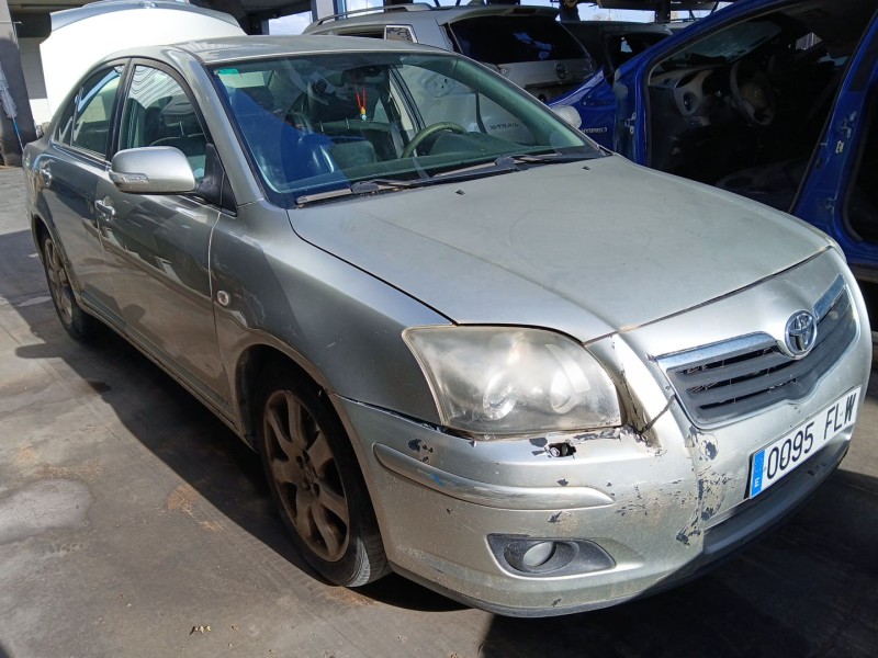 TOYOTA AVENSIS SEDÁN (_T25_)