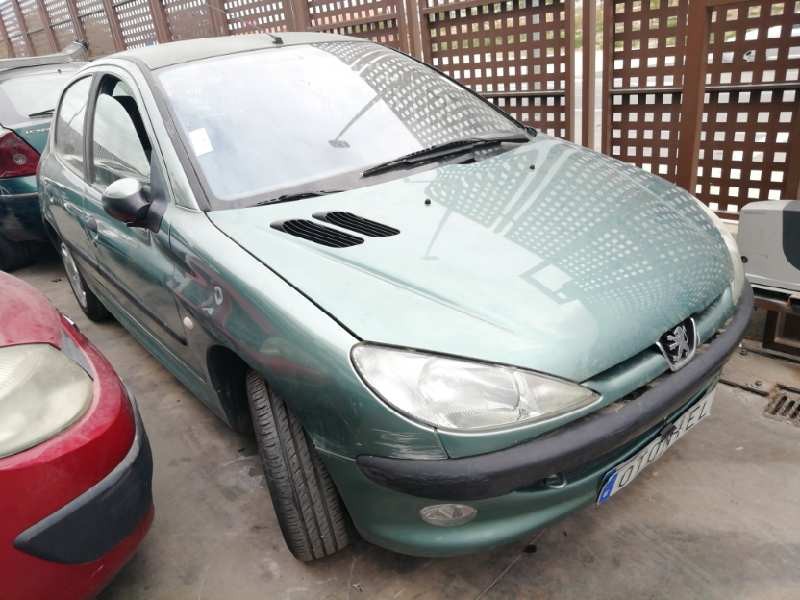 peugeot 206 berlina del año 2001