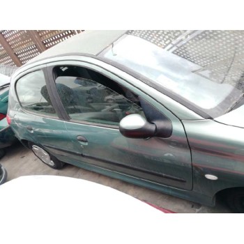 peugeot 206 berlina del año 2001