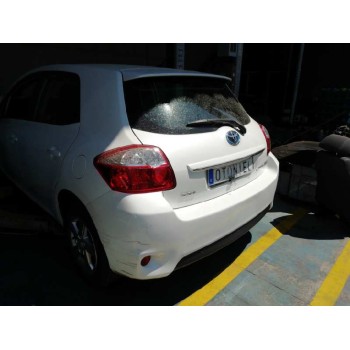 toyota auris del año 2012