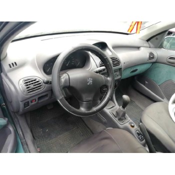 peugeot 206 berlina del año 2001