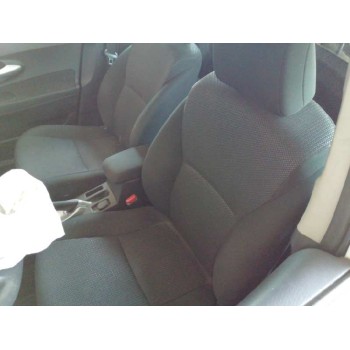 toyota auris del año 2012