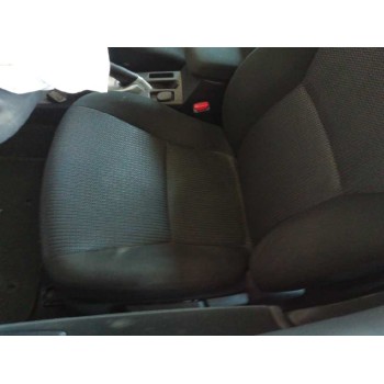 toyota auris del año 2012