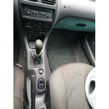 peugeot 206 berlina del año 2001