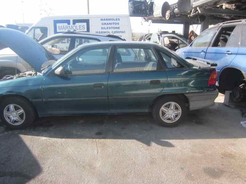 opel astra f berlina del año 1997