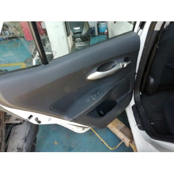 toyota auris del año 2012