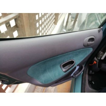 peugeot 206 berlina del año 2001