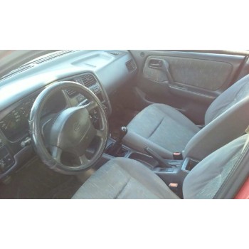 nissan primera berlina (p11) del año 1996