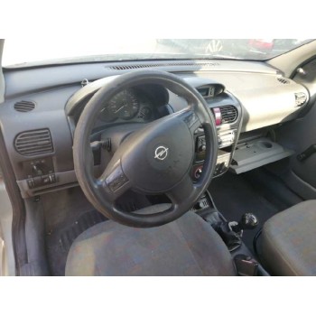 opel corsa c del año 2001