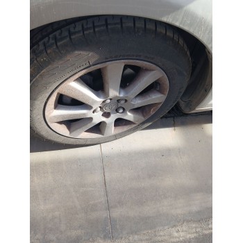 toyota avensis sedán (_t25_) del año 2004