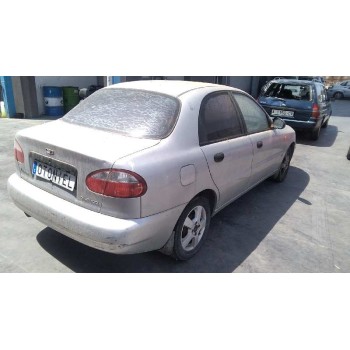 daewoo lanos del año 2000