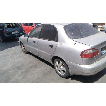 daewoo lanos del año 2000