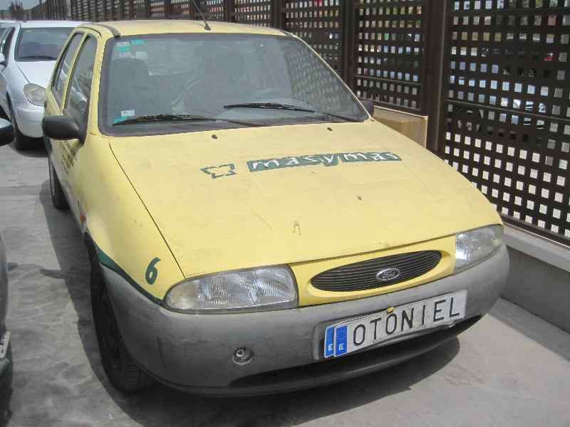 ford fiesta berlina del año 1998