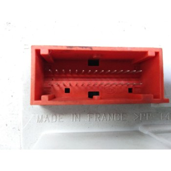 Recambio de display para renault megane ii berlina 5p confort authentique referencia OEM IAM 8200107839  