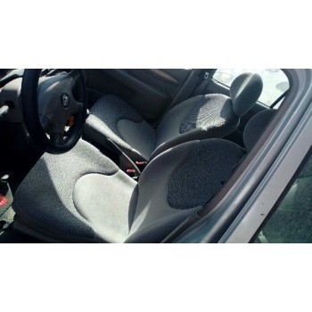 nissan micra (k11) del año 2001