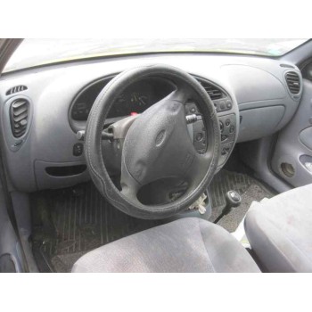 ford fiesta berlina del año 1998