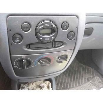 ford fiesta berlina del año 1998