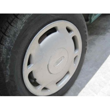 ford fiesta berlina del año 1998