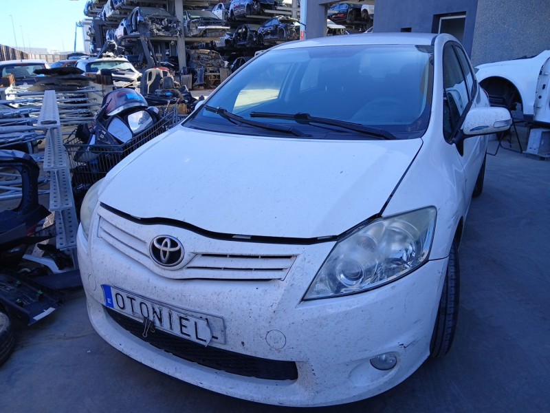 TOYOTA AURIS (_E15_)