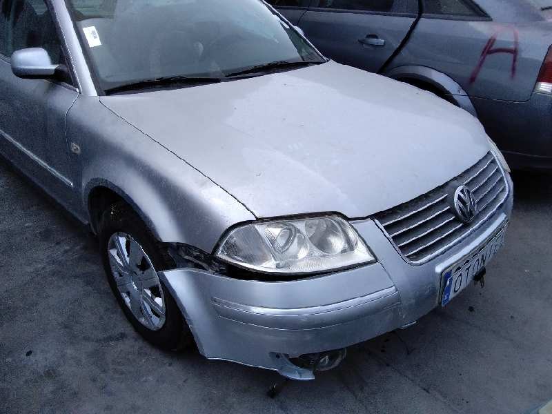 VOLKSWAGEN PASSAT BERLINA (3B3)