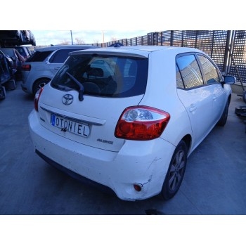 toyota auris (_e15_) del año 2013