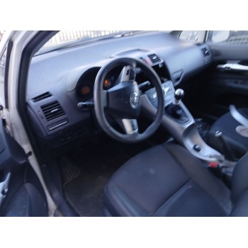 toyota auris (_e15_) del año 2013