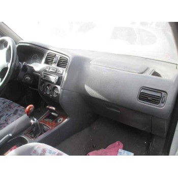 nissan primera berlina (p11) del año 1999