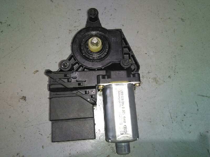 Recambio de motor elevalunas trasero izquierdo para volkswagen passat berlina (3b3) 1.9 tdi referencia OEM IAM 0130821697  