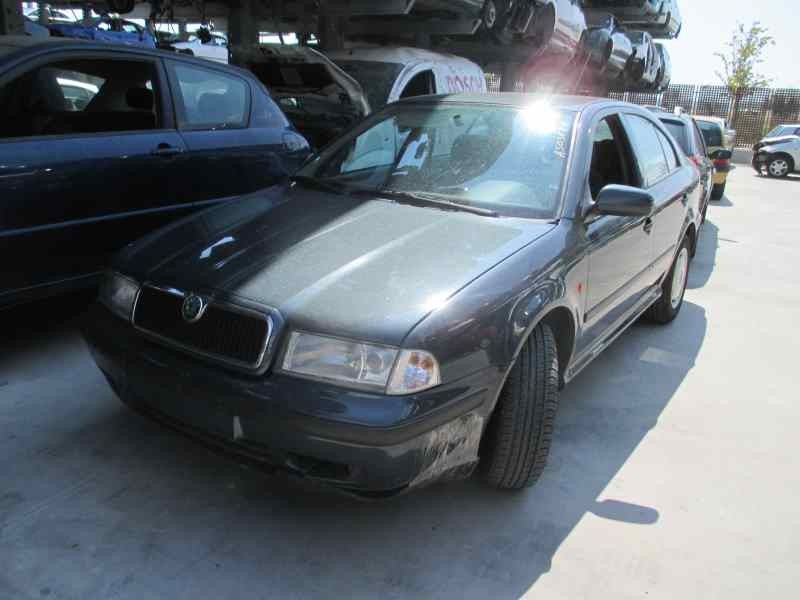 SKODA OCTAVIA BERLINA (1U2)
