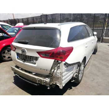 toyota auris del año 2014