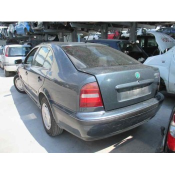 skoda octavia berlina (1u2) del año 2000